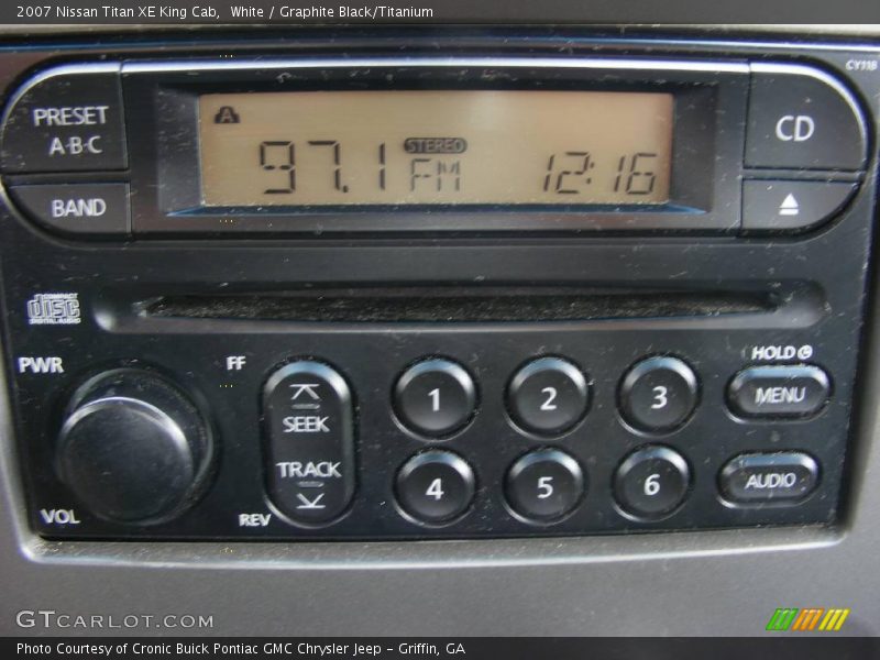 White / Graphite Black/Titanium 2007 Nissan Titan XE King Cab