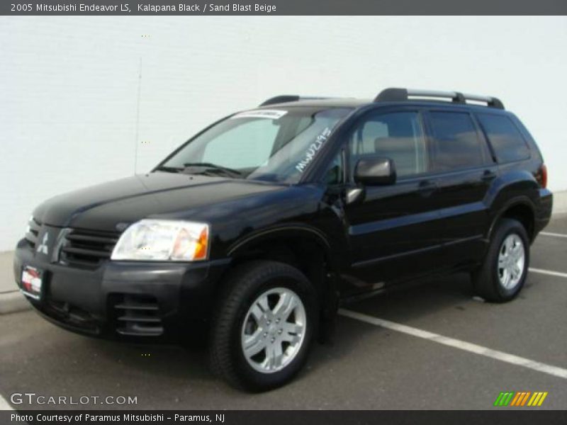 Kalapana Black / Sand Blast Beige 2005 Mitsubishi Endeavor LS
