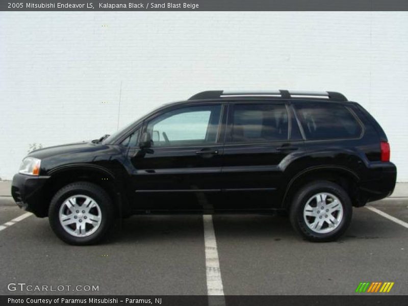 Kalapana Black / Sand Blast Beige 2005 Mitsubishi Endeavor LS