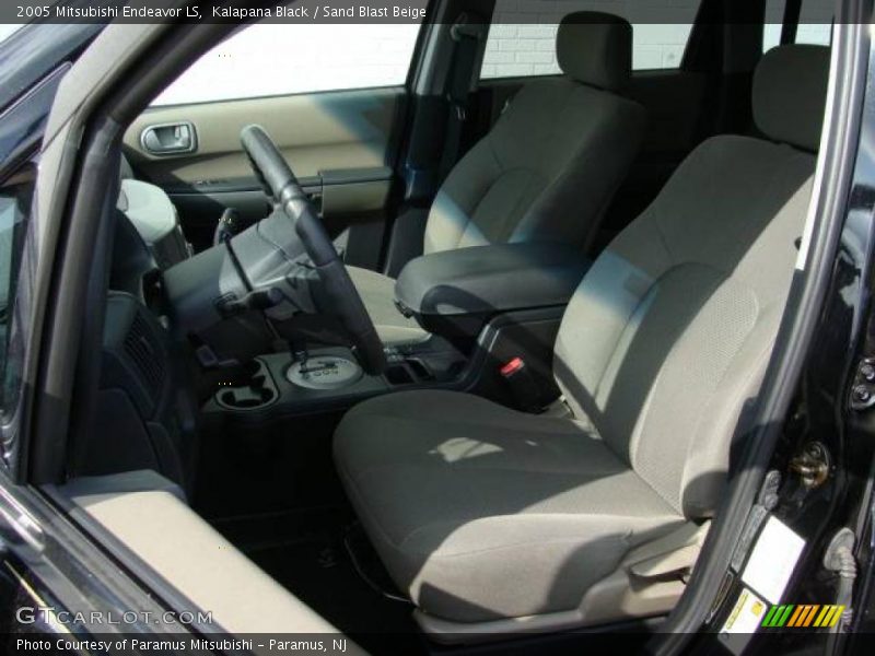 Kalapana Black / Sand Blast Beige 2005 Mitsubishi Endeavor LS