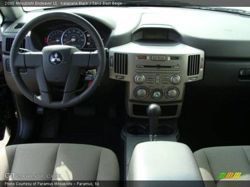 Kalapana Black / Sand Blast Beige 2005 Mitsubishi Endeavor LS