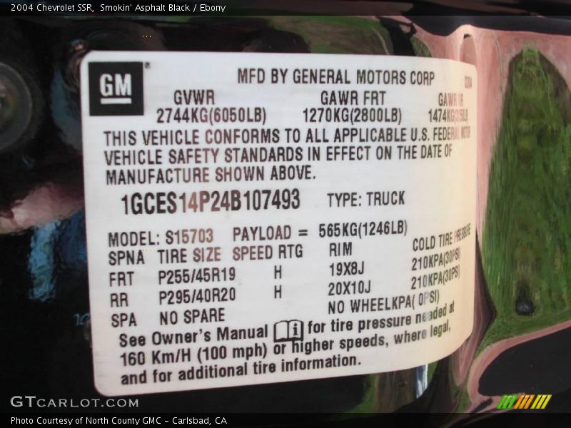 Smokin' Asphalt Black / Ebony 2004 Chevrolet SSR