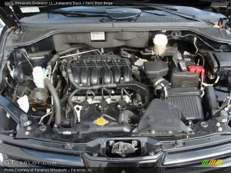 Kalapana Black / Sand Blast Beige 2005 Mitsubishi Endeavor LS