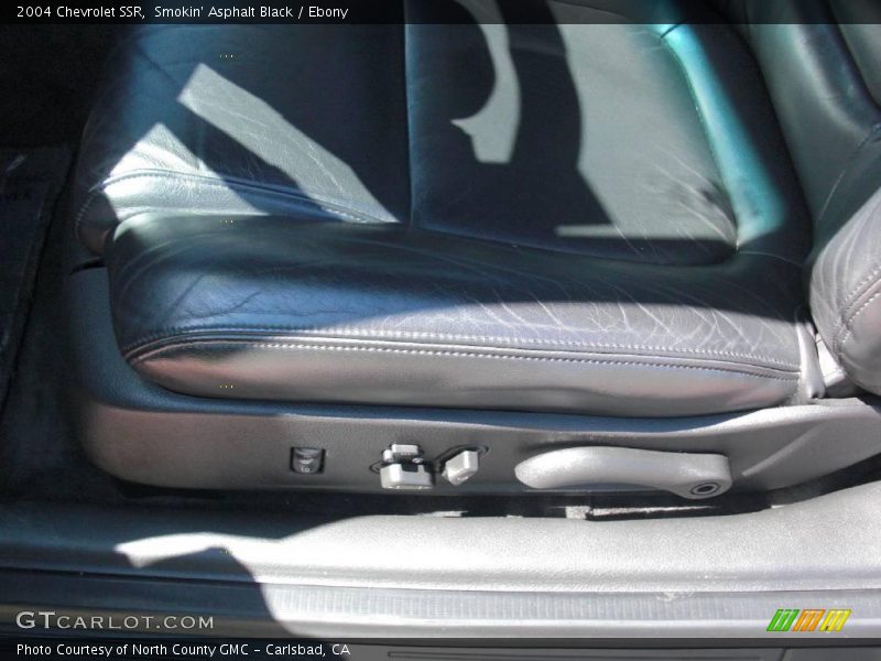 Smokin' Asphalt Black / Ebony 2004 Chevrolet SSR