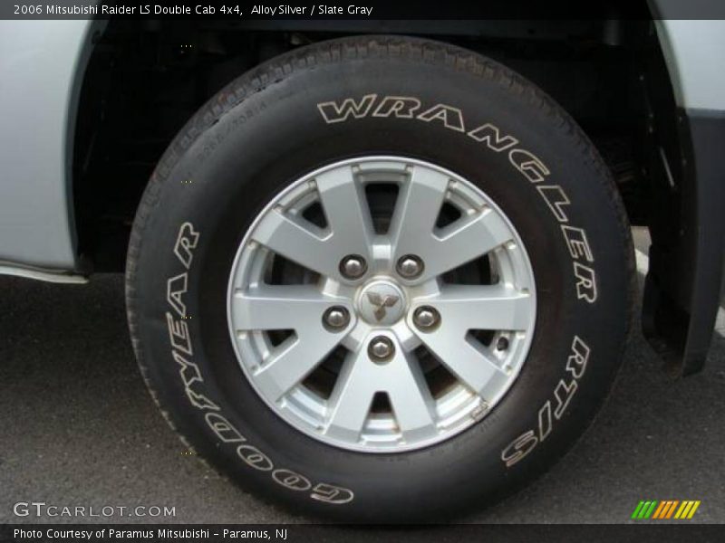 Alloy Silver / Slate Gray 2006 Mitsubishi Raider LS Double Cab 4x4