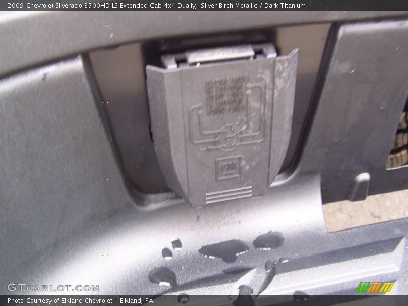 Silver Birch Metallic / Dark Titanium 2009 Chevrolet Silverado 3500HD LS Extended Cab 4x4 Dually
