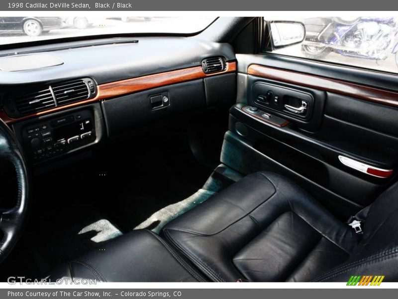 Black / Black 1998 Cadillac DeVille Sedan