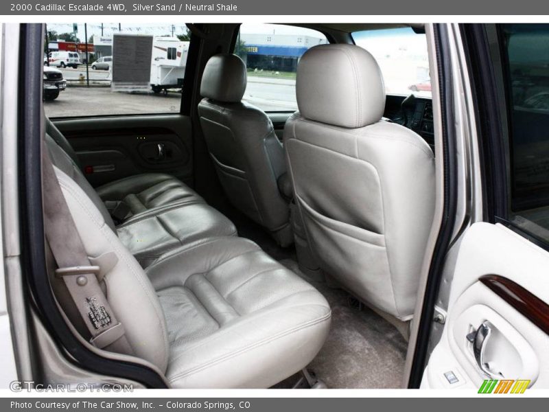 Silver Sand / Neutral Shale 2000 Cadillac Escalade 4WD