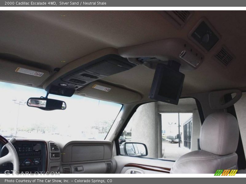 Silver Sand / Neutral Shale 2000 Cadillac Escalade 4WD