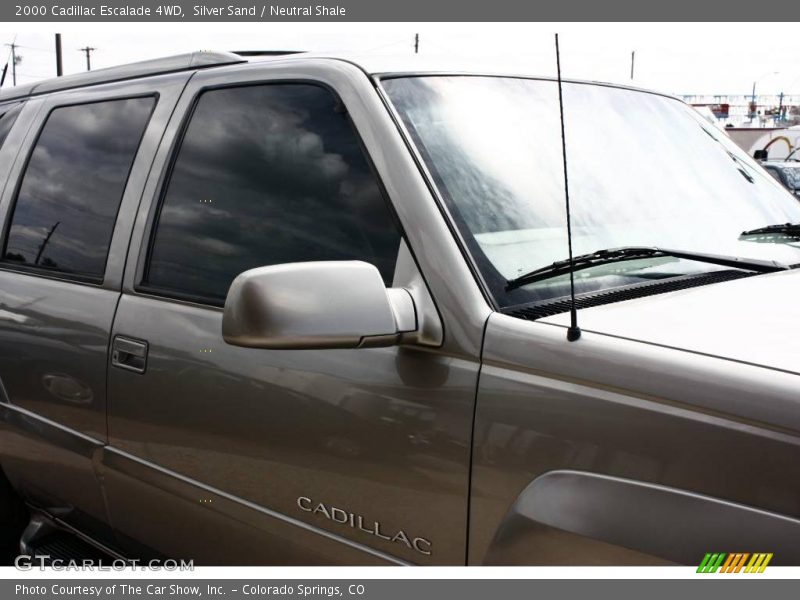 Silver Sand / Neutral Shale 2000 Cadillac Escalade 4WD