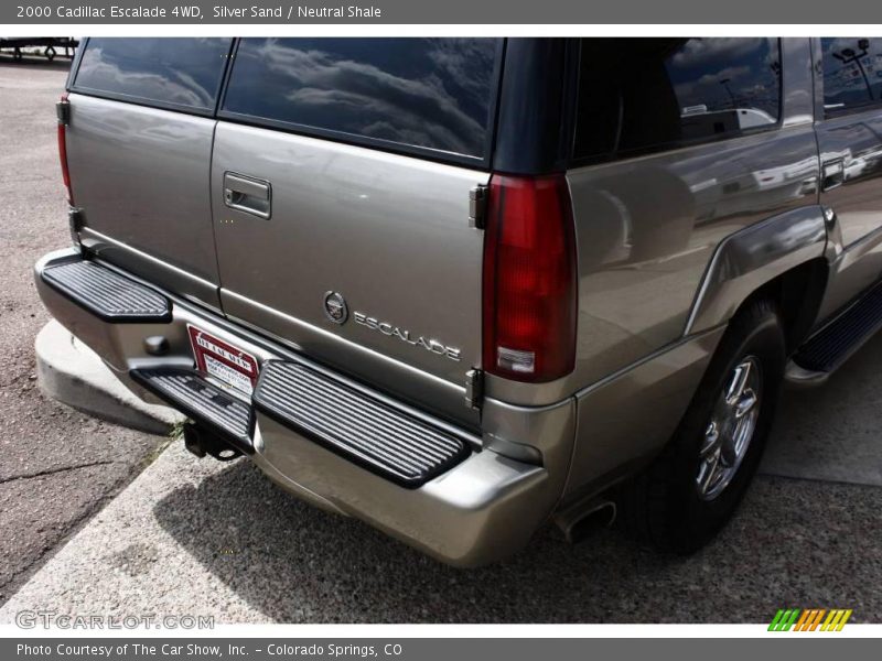 Silver Sand / Neutral Shale 2000 Cadillac Escalade 4WD