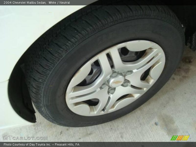White / Neutral 2004 Chevrolet Malibu Sedan