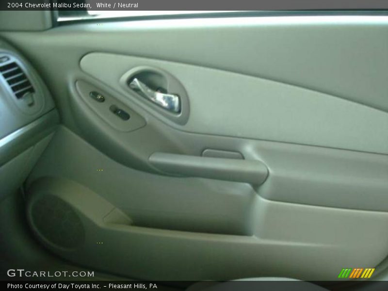 White / Neutral 2004 Chevrolet Malibu Sedan