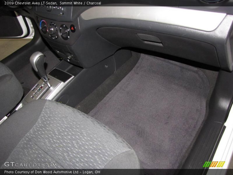 Summit White / Charcoal 2009 Chevrolet Aveo LT Sedan