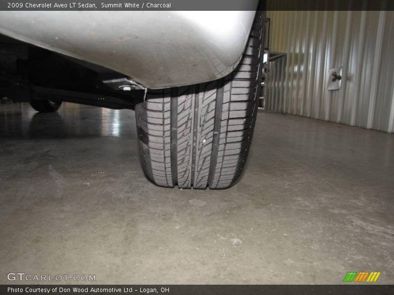 Summit White / Charcoal 2009 Chevrolet Aveo LT Sedan
