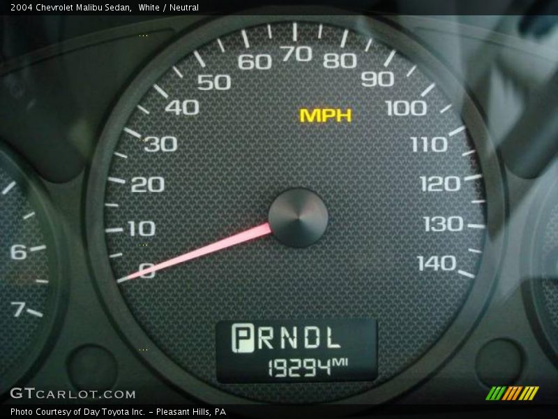 White / Neutral 2004 Chevrolet Malibu Sedan