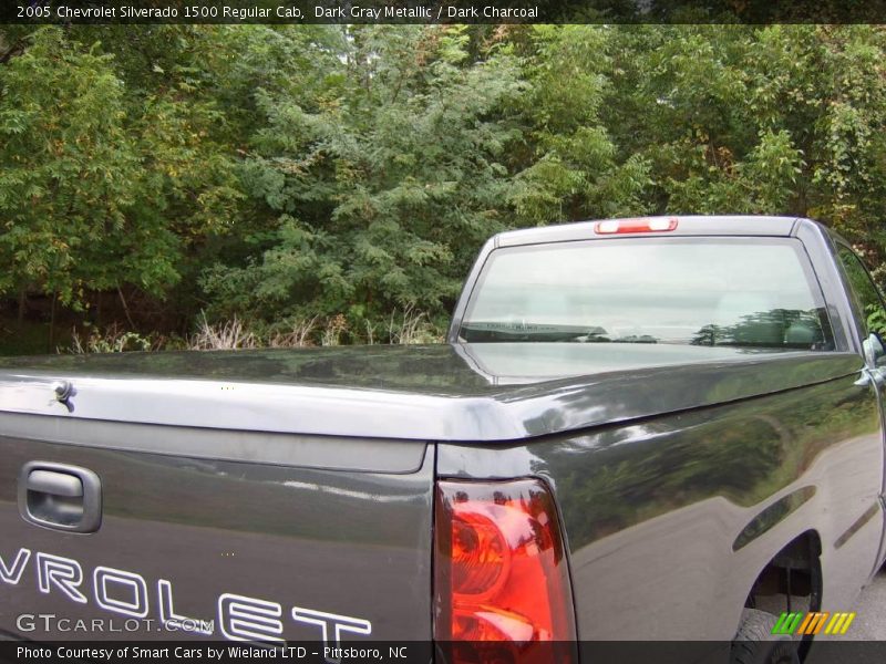 Dark Gray Metallic / Dark Charcoal 2005 Chevrolet Silverado 1500 Regular Cab
