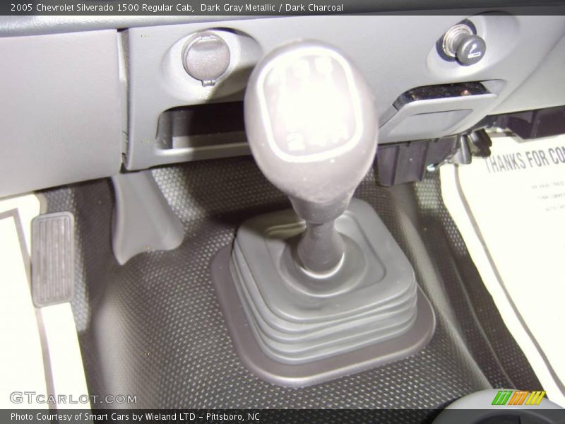 Dark Gray Metallic / Dark Charcoal 2005 Chevrolet Silverado 1500 Regular Cab