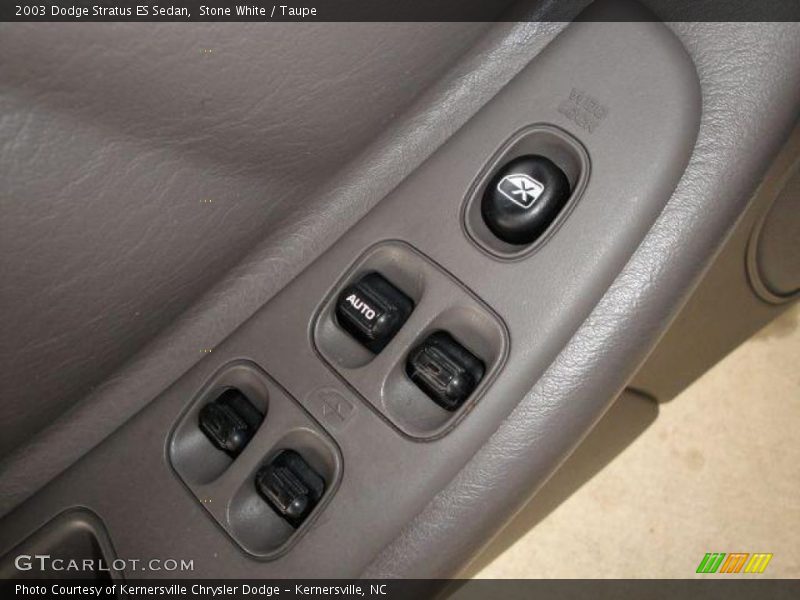 Stone White / Taupe 2003 Dodge Stratus ES Sedan
