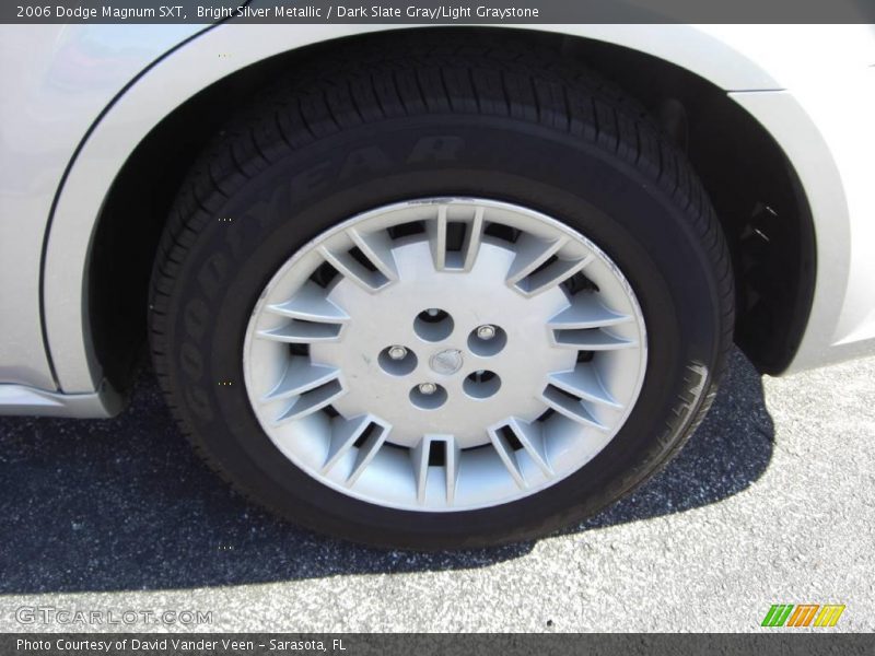 Bright Silver Metallic / Dark Slate Gray/Light Graystone 2006 Dodge Magnum SXT