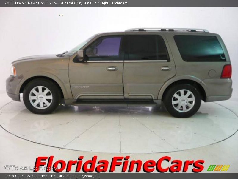 Mineral Grey Metallic / Light Parchment 2003 Lincoln Navigator Luxury