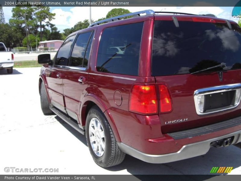 Merlot Red Metallic / Light Parchment 2004 Lincoln Navigator Ultimate