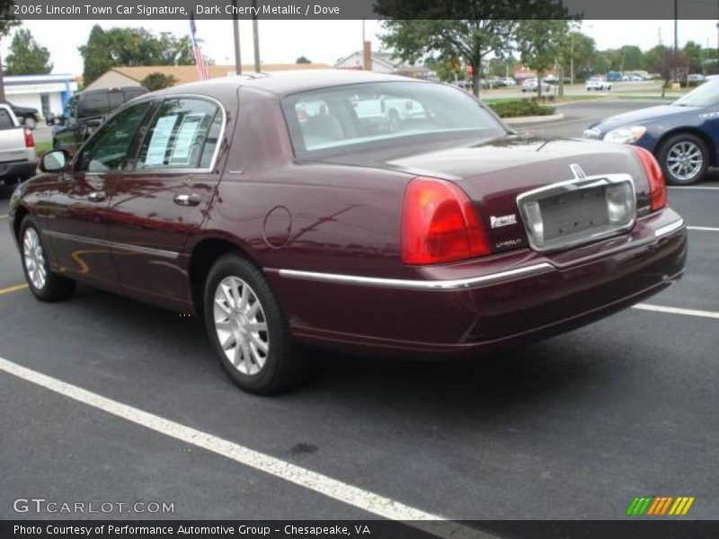 Dark Cherry Metallic / Dove 2006 Lincoln Town Car Signature