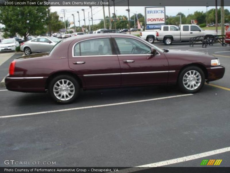 Dark Cherry Metallic / Dove 2006 Lincoln Town Car Signature