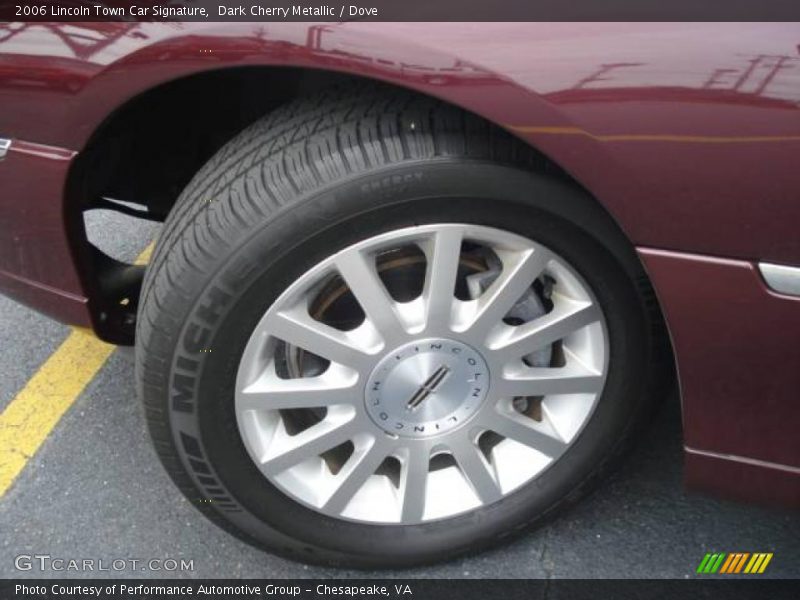 Dark Cherry Metallic / Dove 2006 Lincoln Town Car Signature