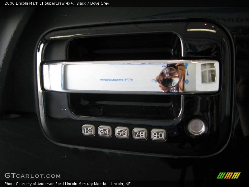 Black / Dove Grey 2006 Lincoln Mark LT SuperCrew 4x4