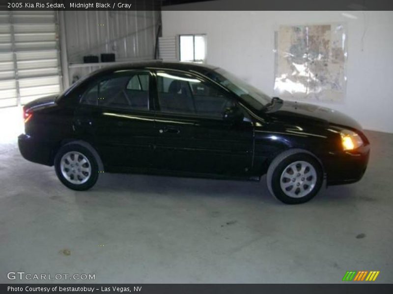 Midnight Black / Gray 2005 Kia Rio Sedan