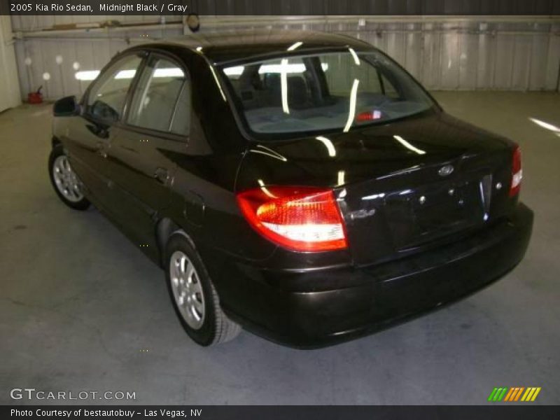 Midnight Black / Gray 2005 Kia Rio Sedan