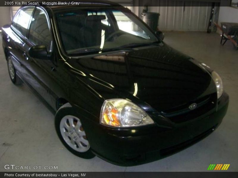 Midnight Black / Gray 2005 Kia Rio Sedan