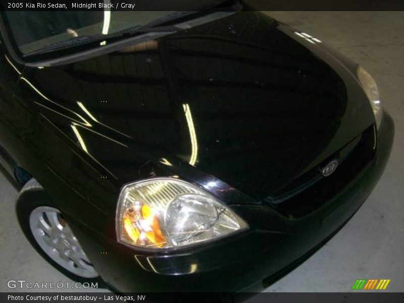 Midnight Black / Gray 2005 Kia Rio Sedan