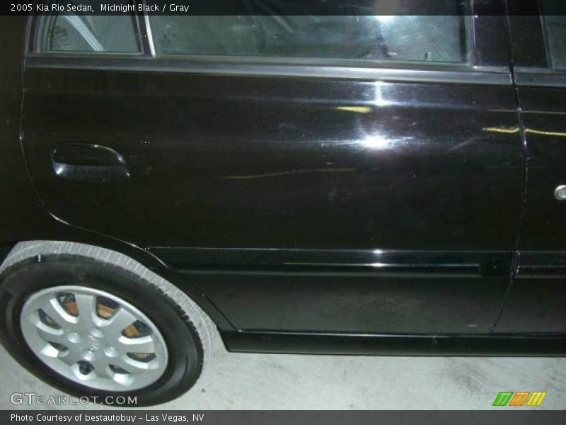 Midnight Black / Gray 2005 Kia Rio Sedan