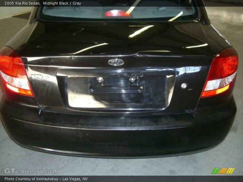 Midnight Black / Gray 2005 Kia Rio Sedan