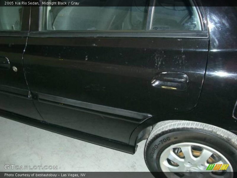 Midnight Black / Gray 2005 Kia Rio Sedan