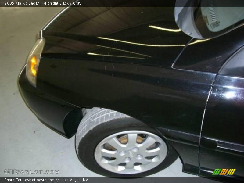 Midnight Black / Gray 2005 Kia Rio Sedan