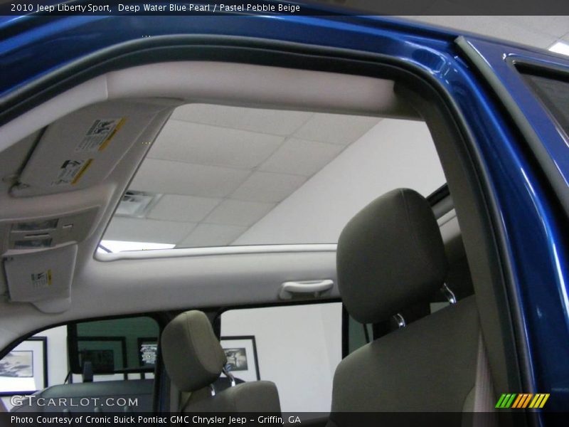 Deep Water Blue Pearl / Pastel Pebble Beige 2010 Jeep Liberty Sport