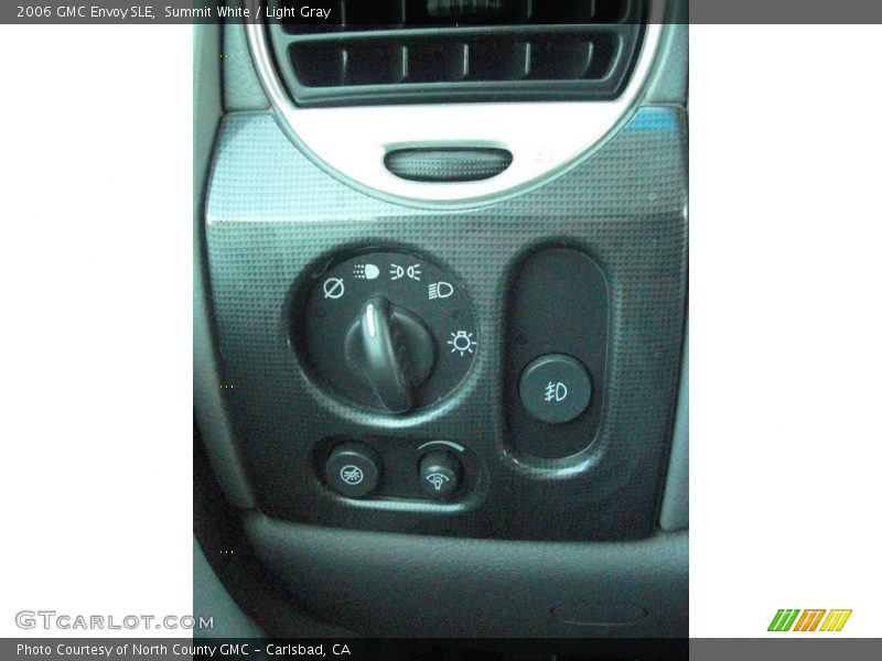Summit White / Light Gray 2006 GMC Envoy SLE