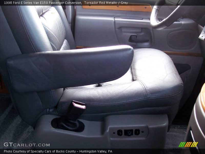 Toreador Red Metallic / Grey 1998 Ford E Series Van E150 Passenger Conversion