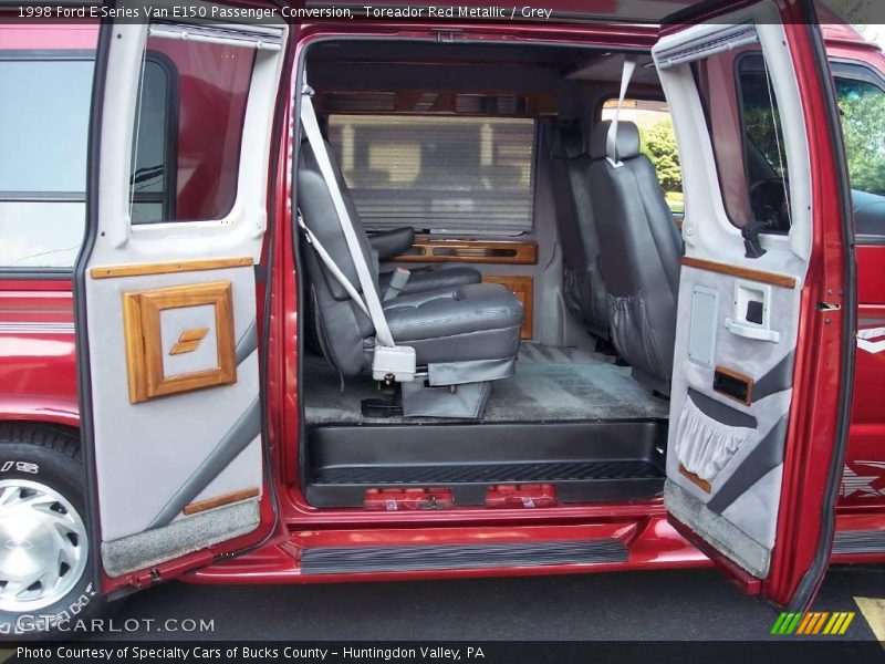 Toreador Red Metallic / Grey 1998 Ford E Series Van E150 Passenger Conversion