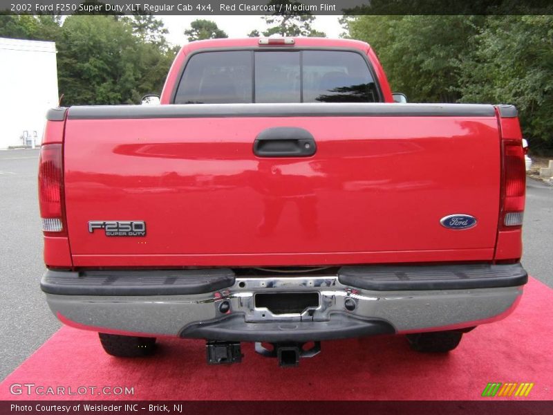 Red Clearcoat / Medium Flint 2002 Ford F250 Super Duty XLT Regular Cab 4x4