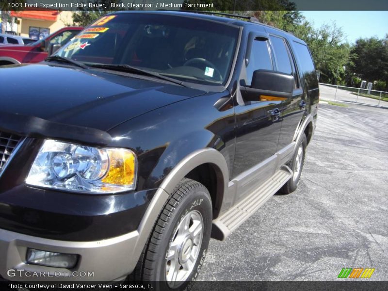 Black Clearcoat / Medium Parchment 2003 Ford Expedition Eddie Bauer