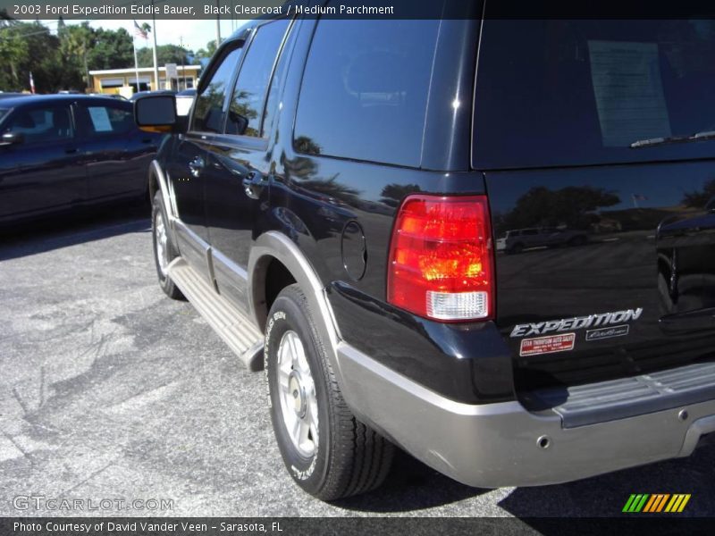 Black Clearcoat / Medium Parchment 2003 Ford Expedition Eddie Bauer