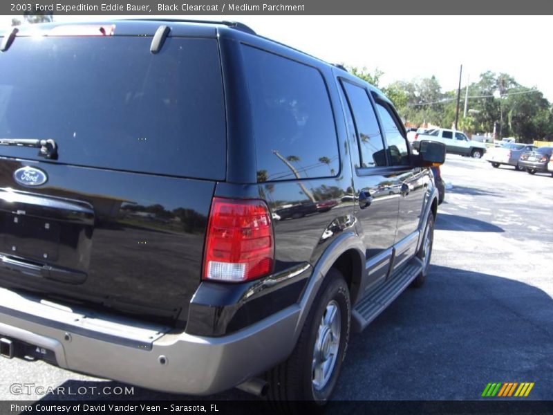 Black Clearcoat / Medium Parchment 2003 Ford Expedition Eddie Bauer