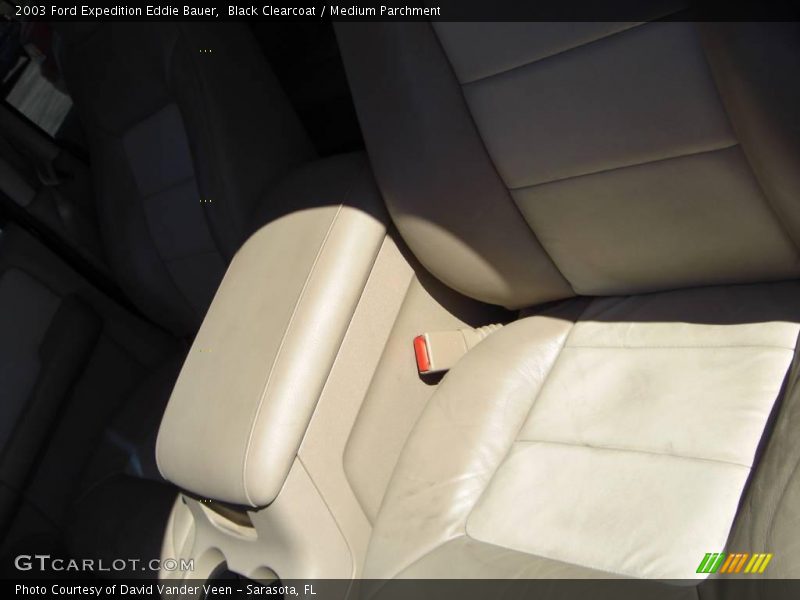 Black Clearcoat / Medium Parchment 2003 Ford Expedition Eddie Bauer