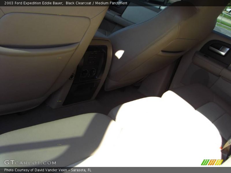 Black Clearcoat / Medium Parchment 2003 Ford Expedition Eddie Bauer