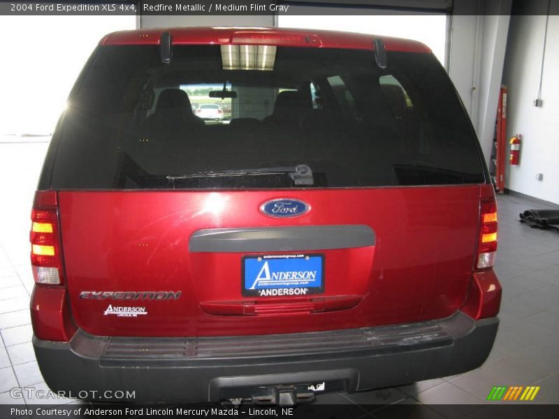 Redfire Metallic / Medium Flint Gray 2004 Ford Expedition XLS 4x4