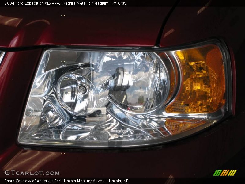 Redfire Metallic / Medium Flint Gray 2004 Ford Expedition XLS 4x4
